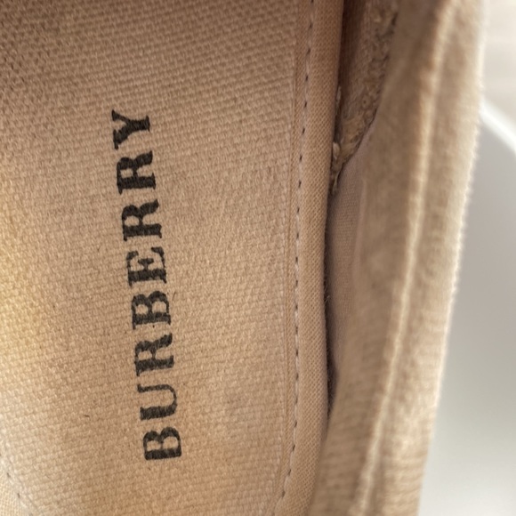 Burberry slip ons unisex for kids 7 US - Picture 6 of 6